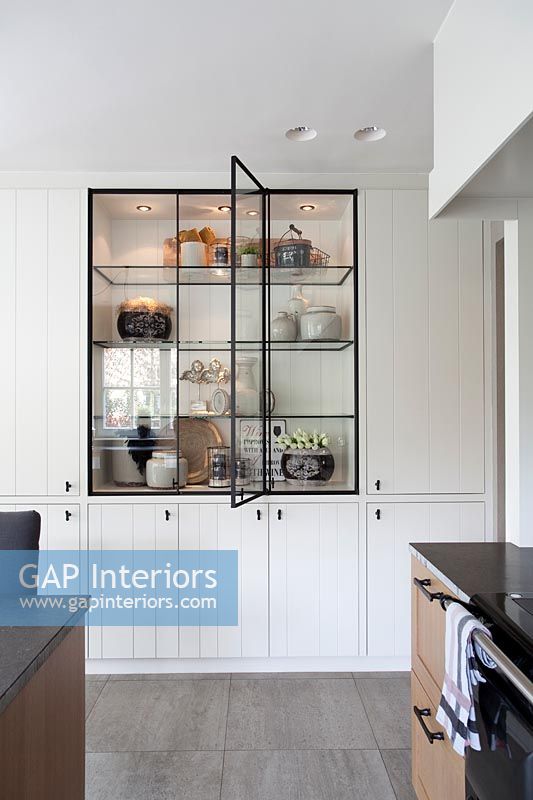 White built-in cabinet with glass display cabinet 