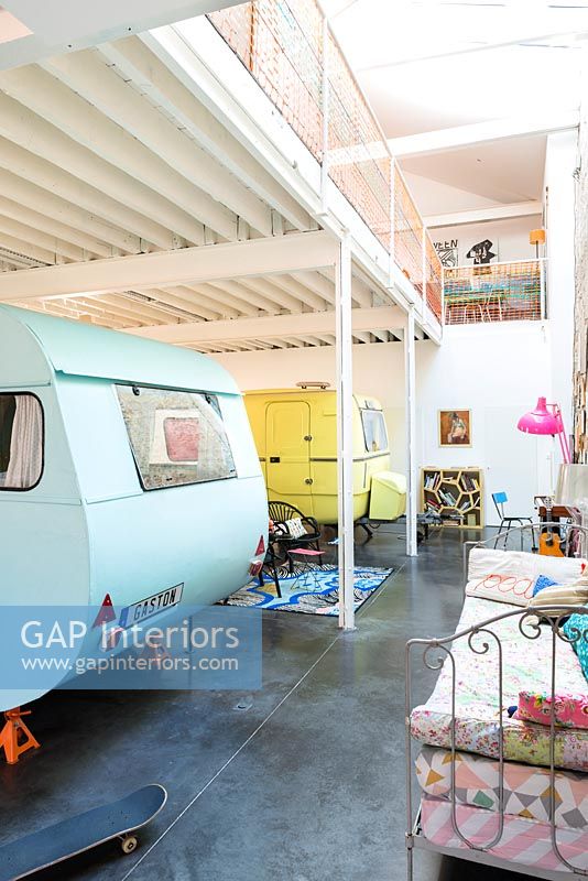 Vintage caravans in industrial home - childrens room 