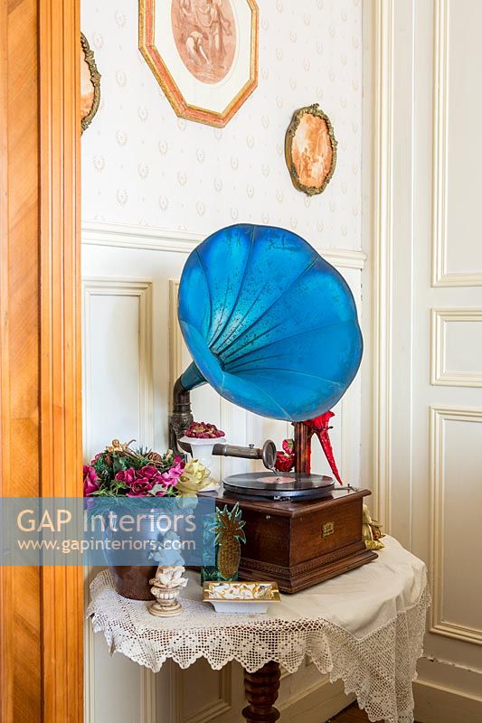 Blue gramophone 