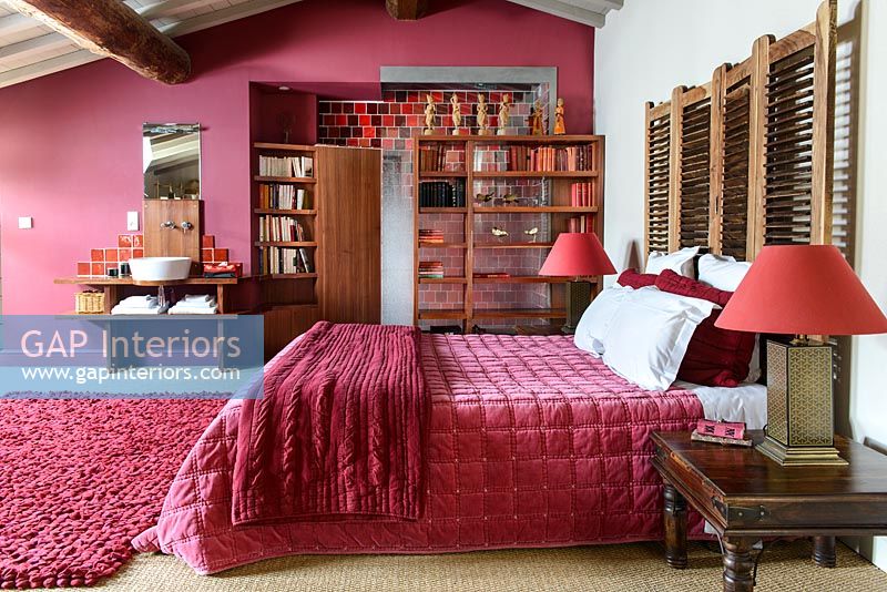 Red bedroom 