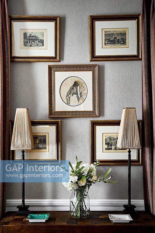 Display of framed pictures 