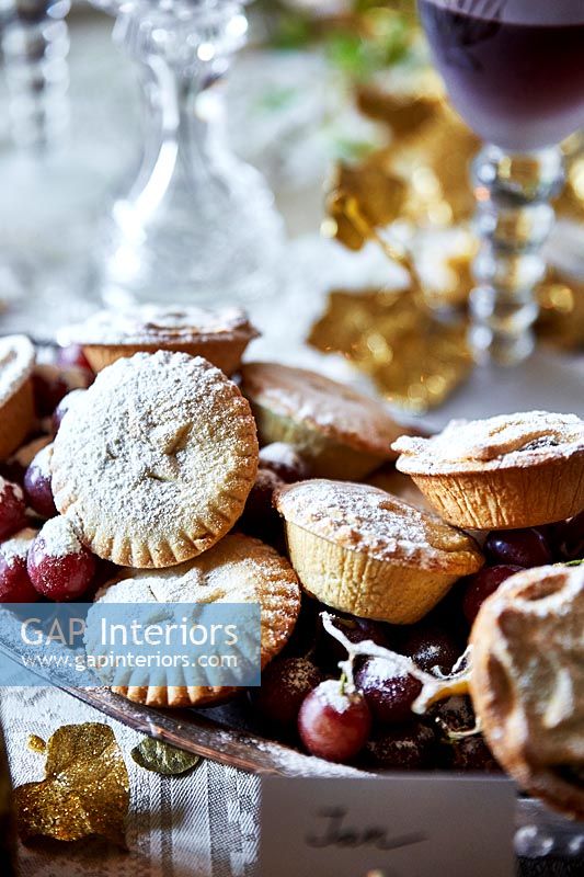 Close up Christmas mince pies 