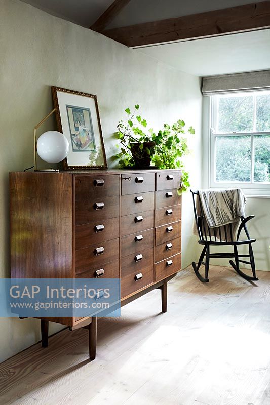 Country bedroom furniture - chest of drawers 