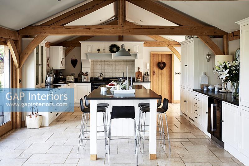 Large modern country kitchen 