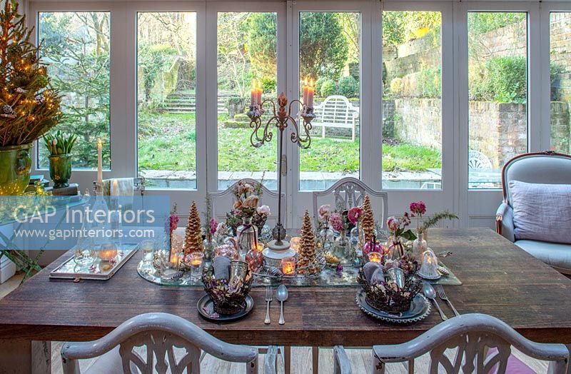 Dining table with view of town garden - Christmas 