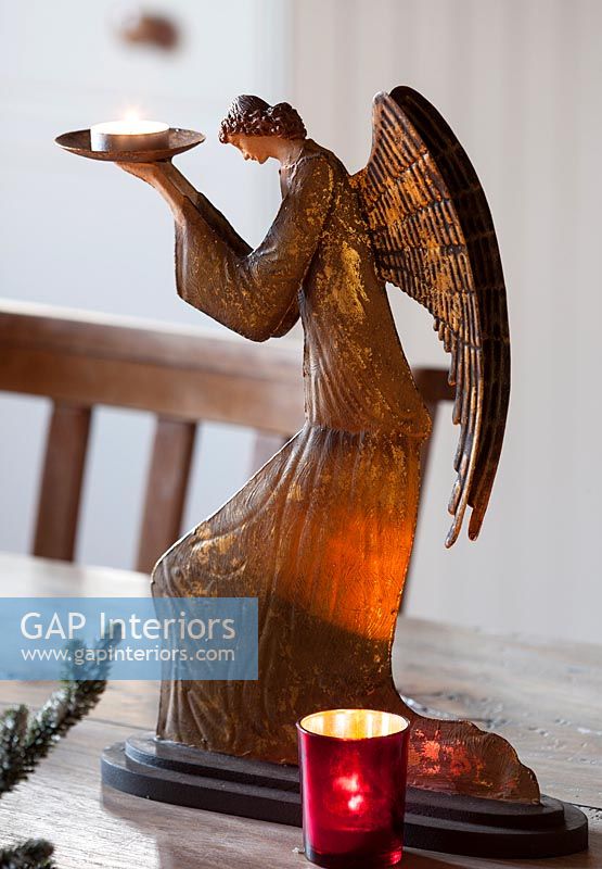 Golden angel candle holder 