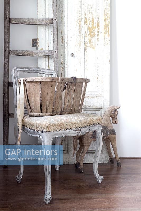White distressed chair 