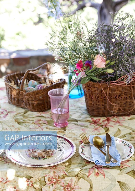 Floral table outside 