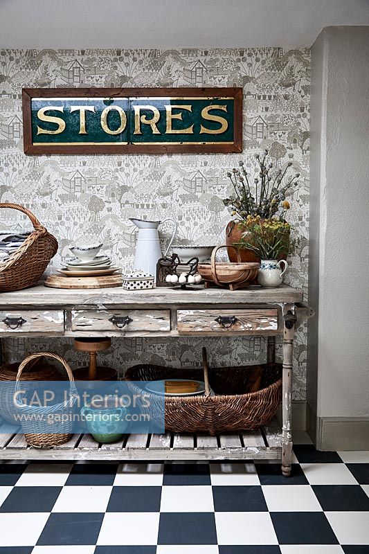 Country rustic sideboard 