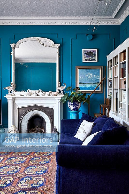 Classic blue living room 