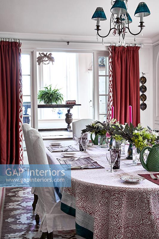 Red and white country dining room 