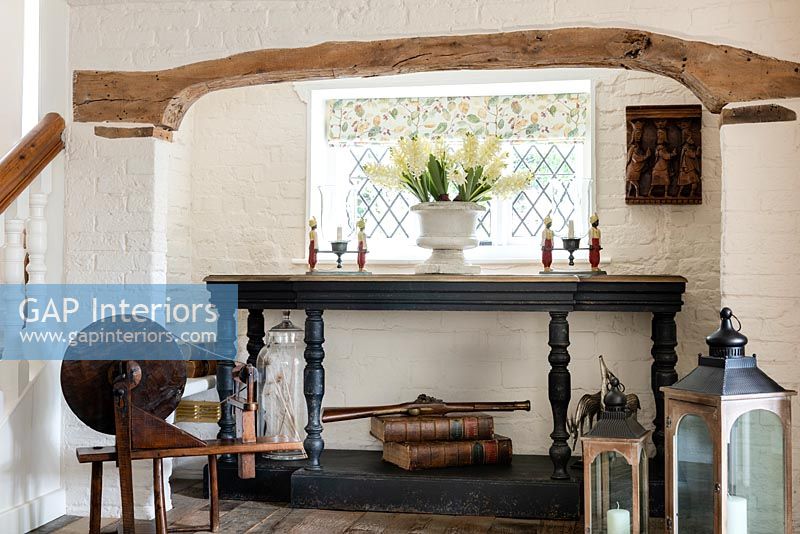 Country console table 