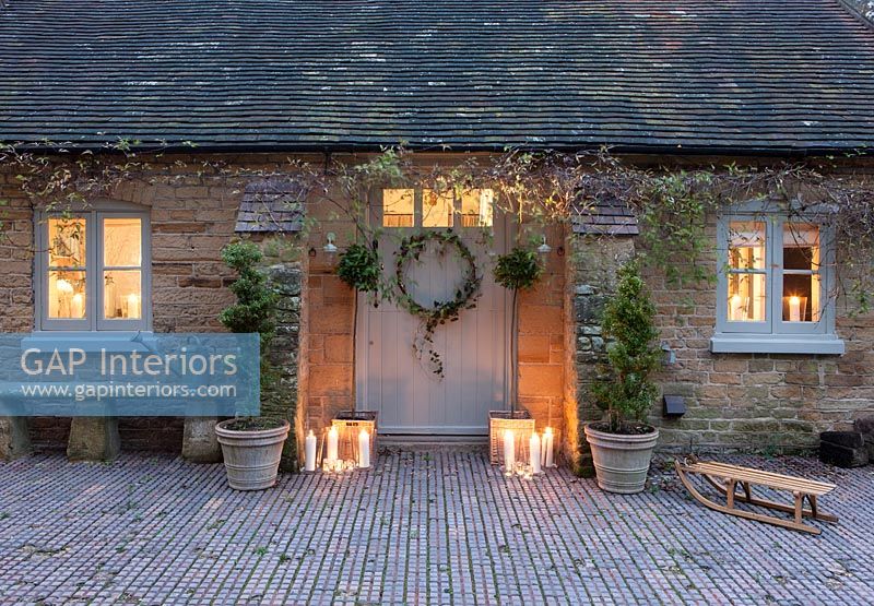 Country cottage decorated for Christmas 