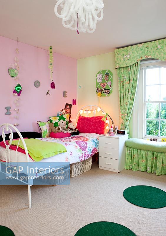 Childs bedroom 