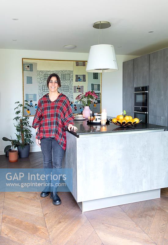 Gillian Zanre Xmas Home feature portrait