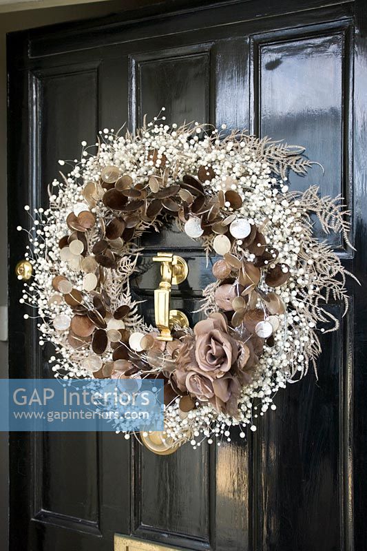 Victorian town house Christmas wreath 