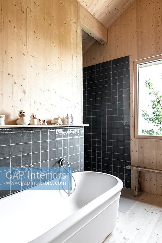 Timber clad modern bathroom 