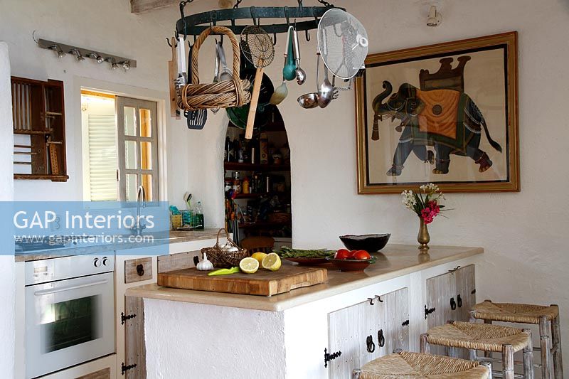 Country cottage kitchen 