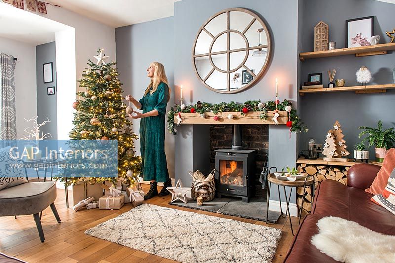 Amys Christmas Home - feature portrait 