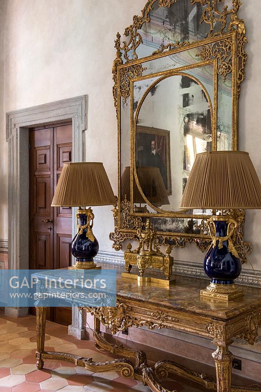 Grand gilded furniture - console table and mirror 