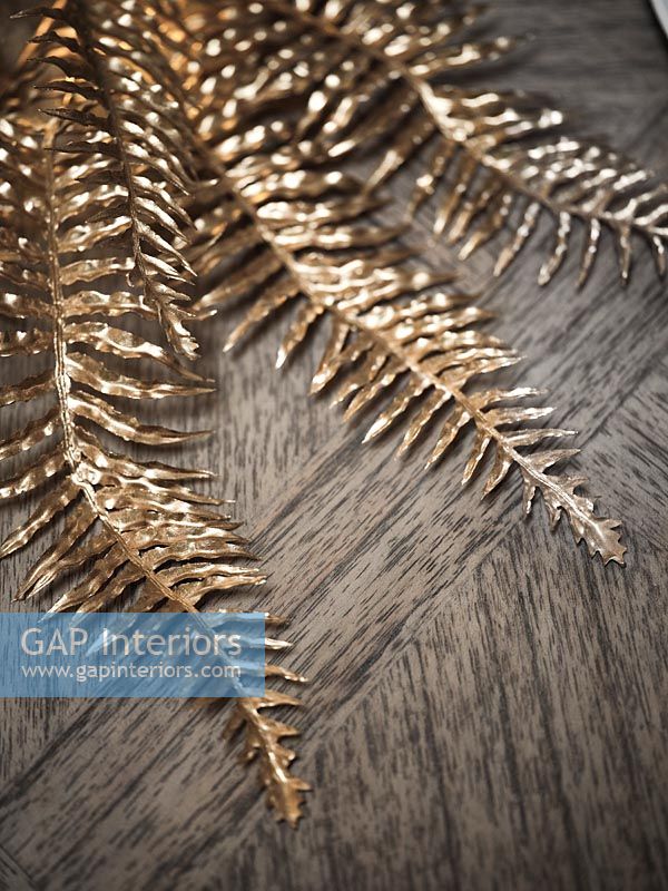 Detail gold feathers -  Christmas decorations 