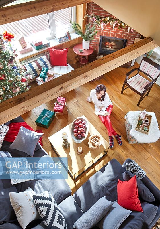 Beatas Country Christmas Home - feature portrait 