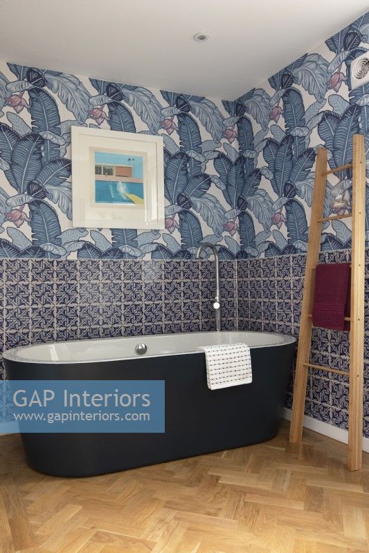 Contemporary family Bathroom with wallpaper