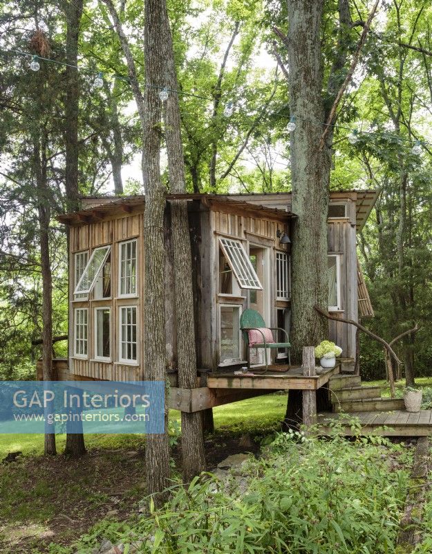 Inspired by a poem by Wendell Berry), Emily and Sloan Southard named their tiny treehouse 