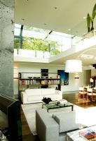 Contemporary open plan house with mezzanine 