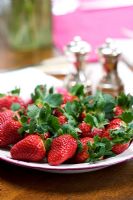 Strawberries on plate 