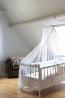 Childs bedroom with crib