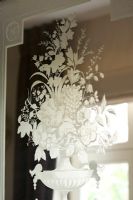 Glass etching of a bouquet of flowers