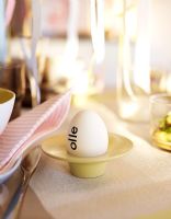 Table setting for easter 