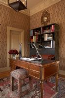 Traditional home office 