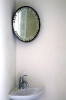 modern sink and mirror 