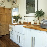 Butler sink in modern kitchen 