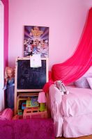 Girls modern pink bedroom 
