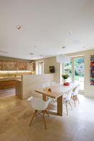 Modern open plan kitchen and dining room 