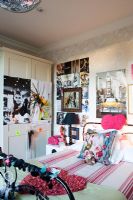 Teenage girls bedroom