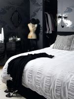 Modern feminine bedroom 