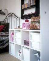 Modern bedroom shelf unit