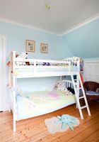 Childrens bedroom with bunk beds