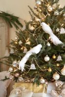 Classic Christmas tree decorations 