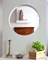 Feature wall with circular window 