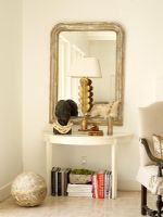 Console table in classic living room 