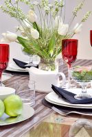 Table setting with flowers
