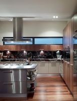 Modern kitchen with marble splashbacks 