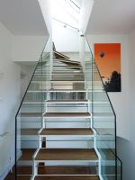 Contemporary staircase 