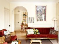 Vintage furniture in classic living room 
