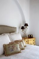 Traditional white bedroom